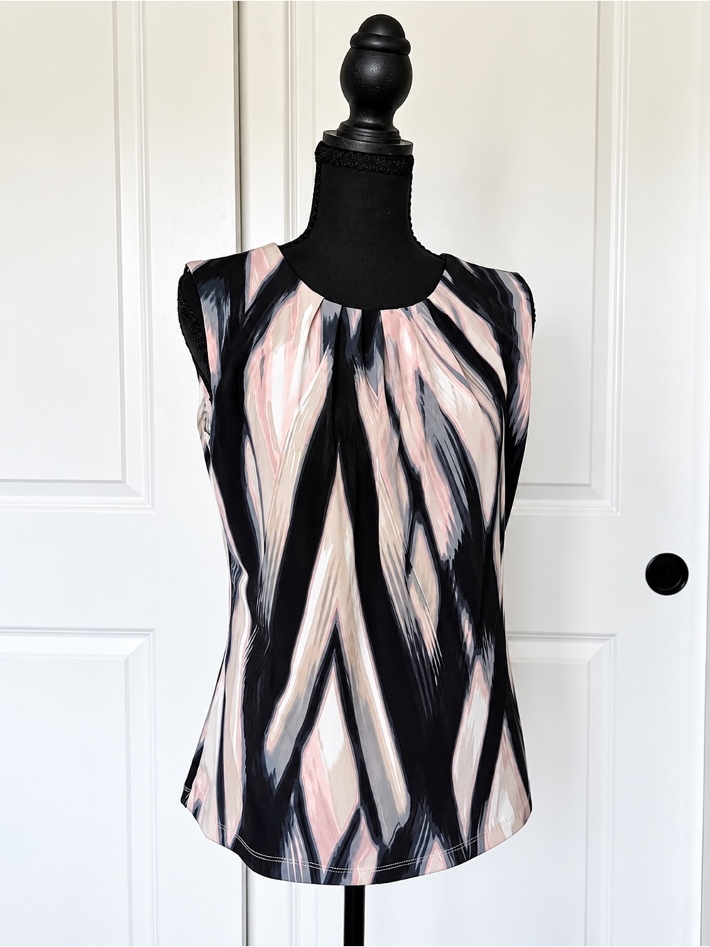 Calvin Klein Abstract Print Sleeveless Blouse Size Medium